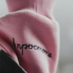 Personaliseer je stijl met geborduurde kleding en petten voor een unieke look
